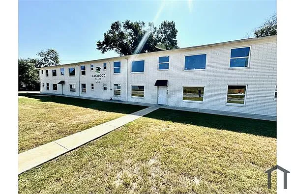 Building Photo - 1800 W Oakwood St #2