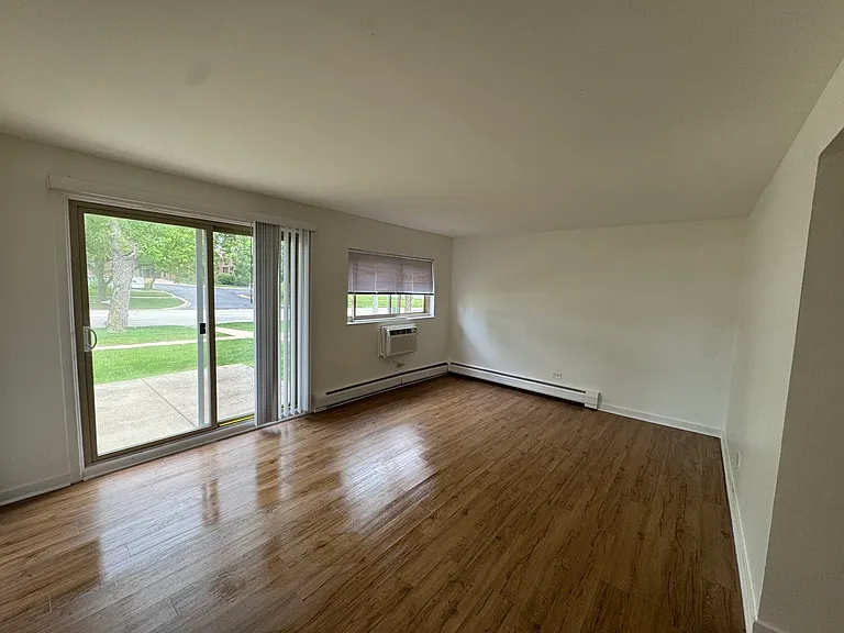 659 E Fullerton Ave — Photo 13