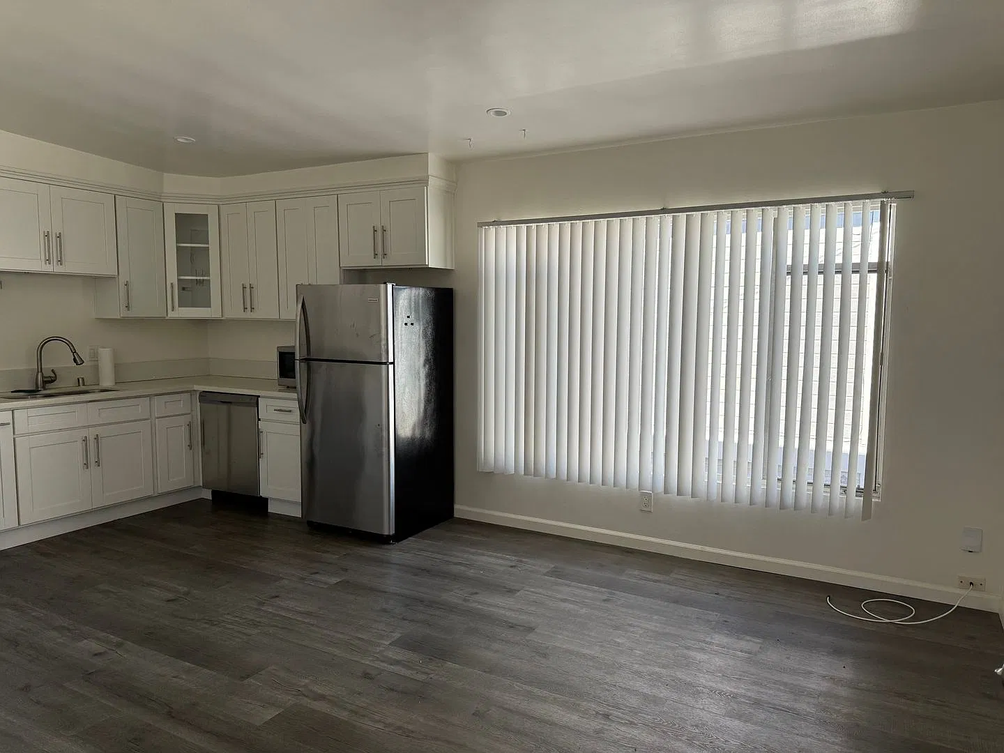 330 Sierra — Photo 2