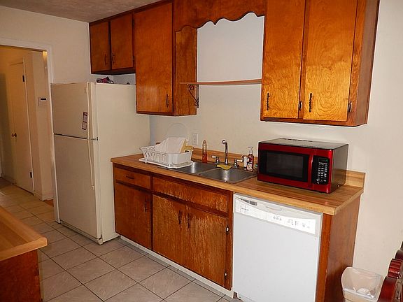 4th image of 5800 Doonesbury Way