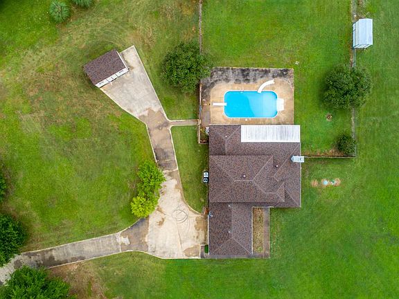 3rd image of 7449 County Road 296 E
