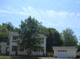1 E Crescent St, Boyce, VA 22620