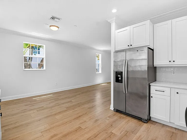 2502 N Dixie Hwy #32 — Photo 23
