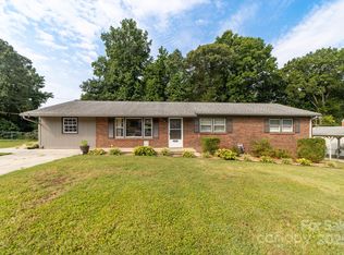 2509 Woodbridge Dr, Gastonia, NC 28056