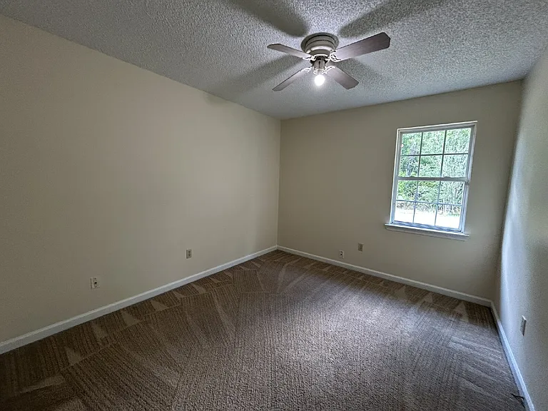 942 Poppleton Dr — Photo 9