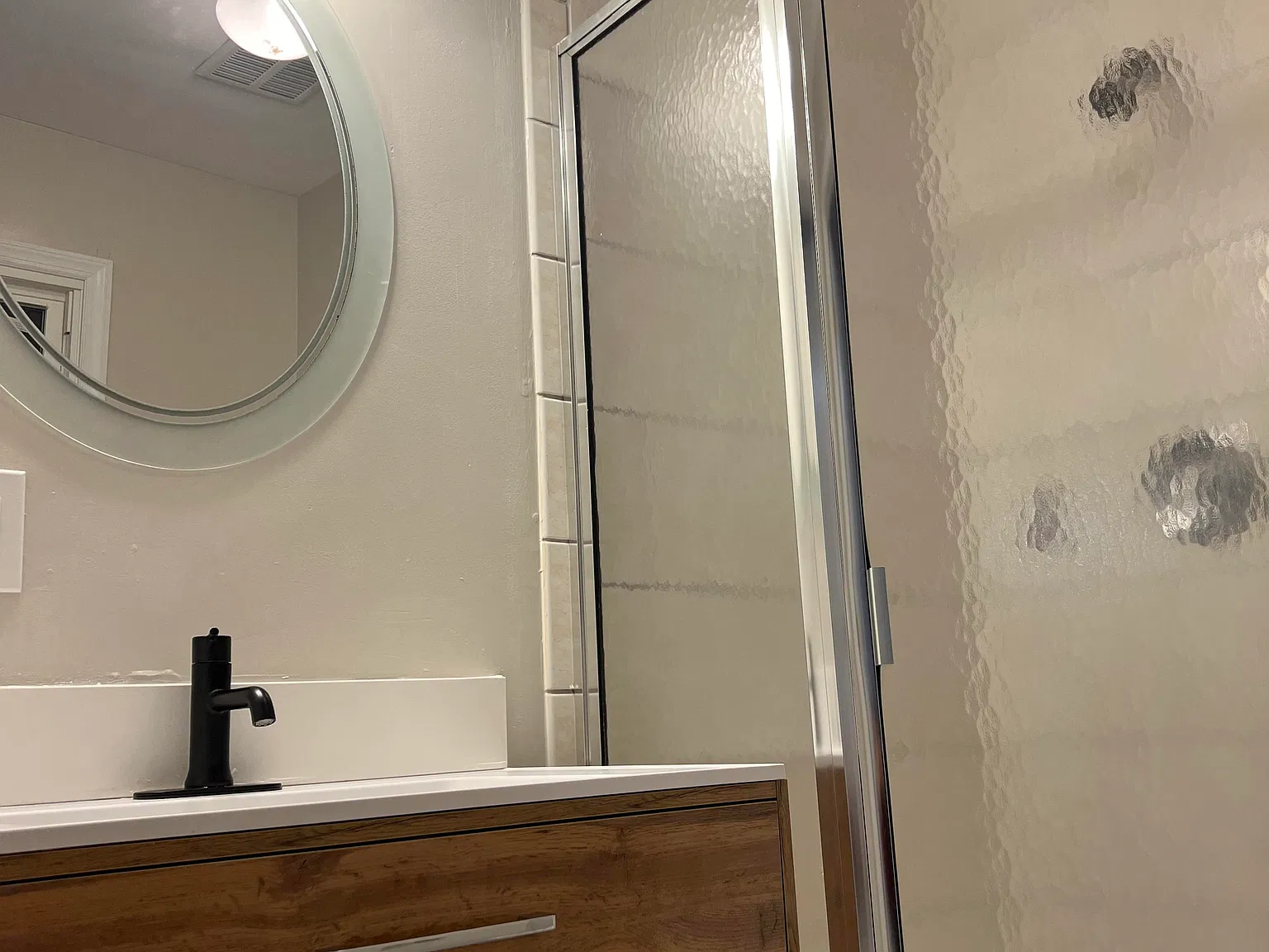 1 bed, 1100 sqft, $1,000 — Photo 1