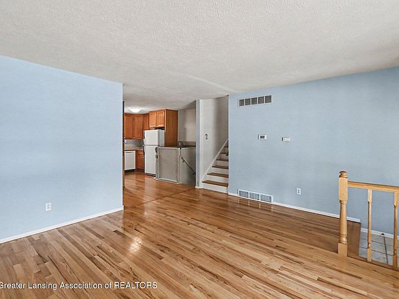 3rd image of 1003 Blanchette Dr