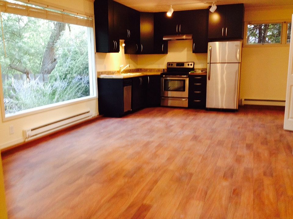 Open kitchen/living room