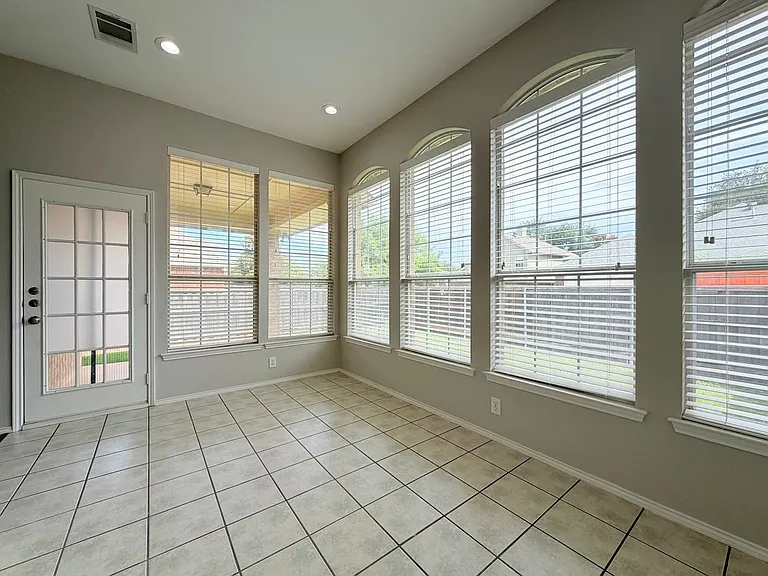 2408 Kittyhawk Dr — Photo 5
