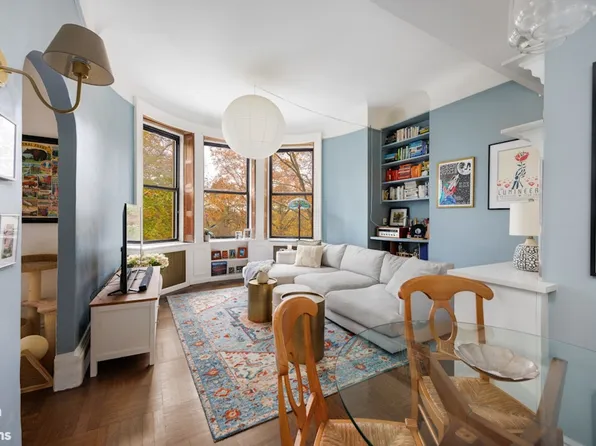 292 Riverside Drive image 2 of 10