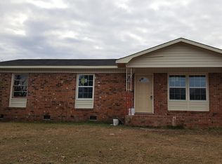 5222 Longbranch Dr, Fayetteville, NC 28303