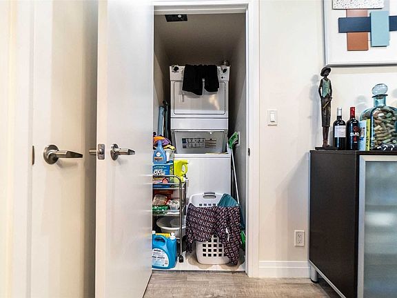 5th image of 22 E Haven Dr #517