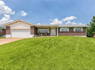 626 Clarence Dr, Saint Charles, MO 63301