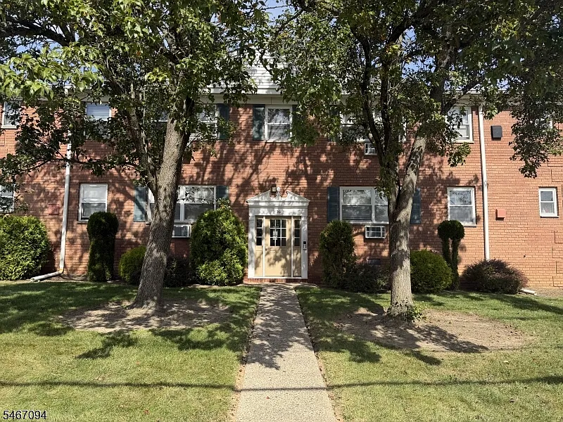 1 bed, 1.0 bath, $2,100 — Photo 2