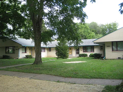 525 Fairview Blvd Photo 1