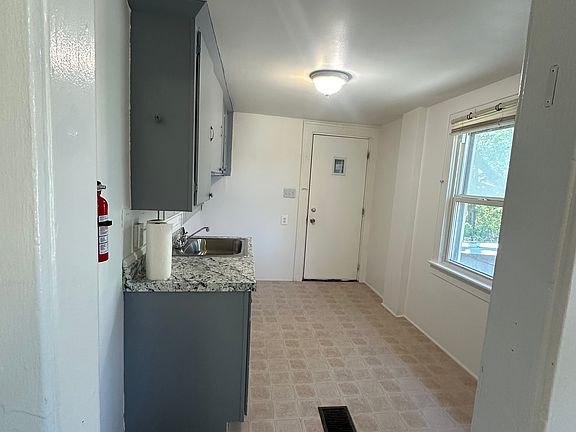 4th image of 41 Ridge St APT 2