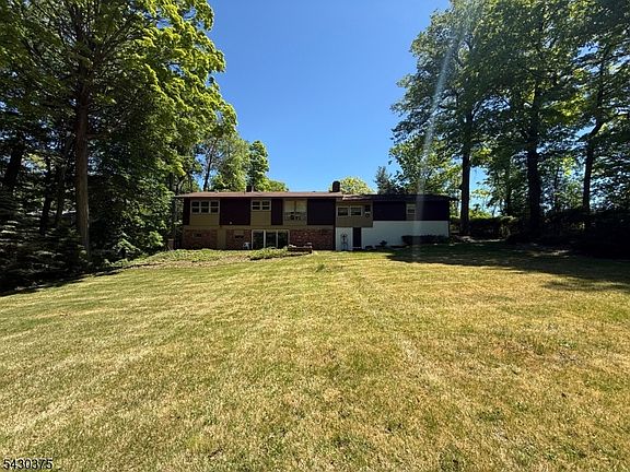 3rd image of 40 Valleyview Rd