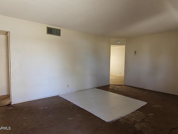 3rd image of 1212 N Palm Ln