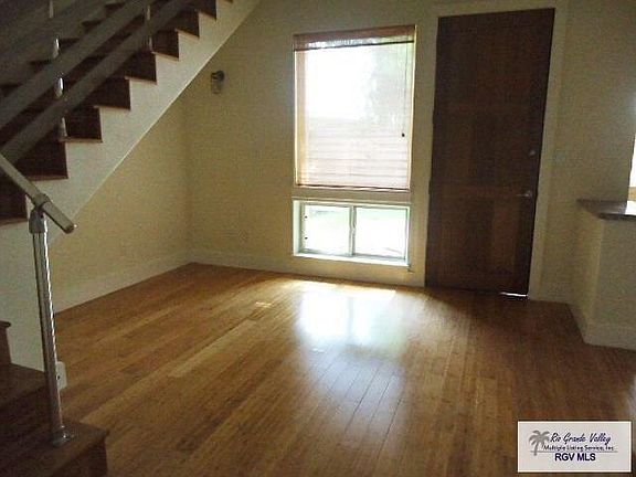 5th image of 524 Wildrose Ln APT 7