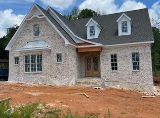 3820 Pinewood Lake Dr, Winston Salem, NC 27106
