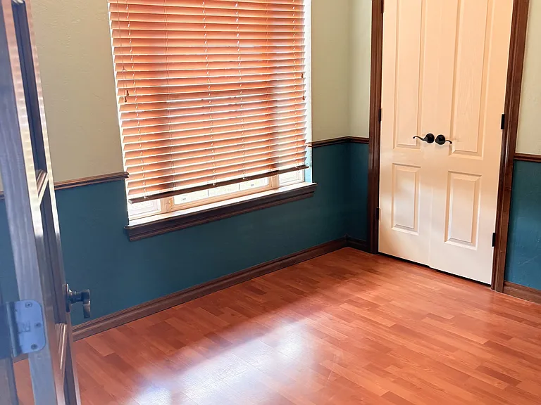 1209 Alma Dr — Photo 2