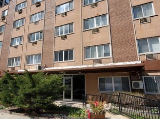 5746 N Sheridan Rd APT 209, Chicago, IL 60660