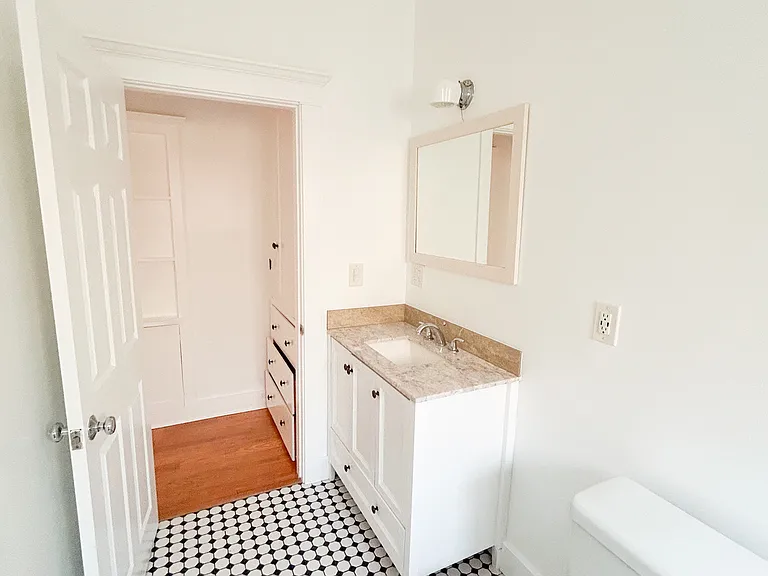 1640 N Normandie Ave #1 — Photo 22