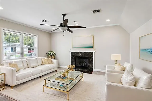 661 E William David Pkwy — Photo 3