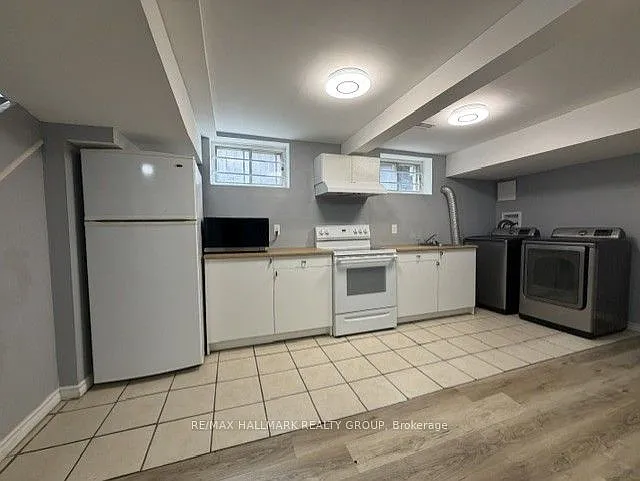98 Donald St #2 — Photo 12