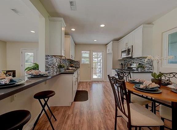 3rd image of 11281 Palmwood Dr