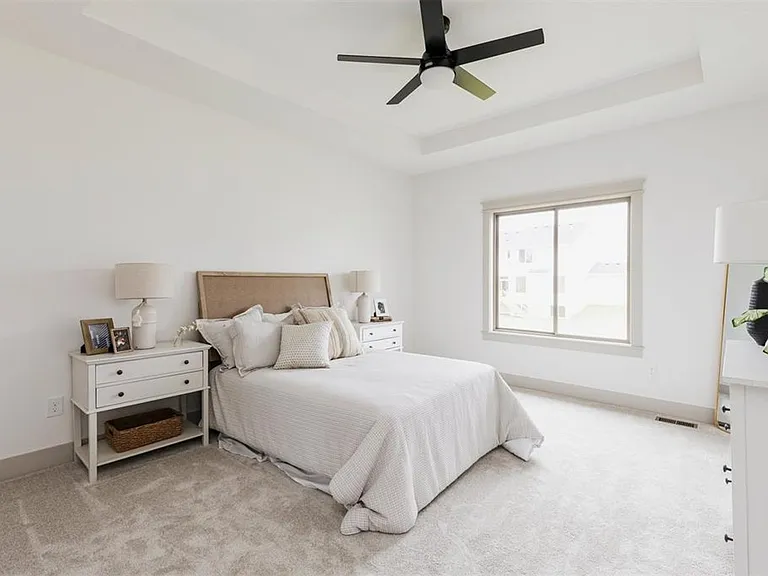 1410 NW Linda Ln — Photo 13