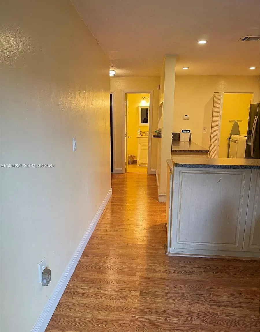 Briar Bay Townhouse Estat — Photo 4
