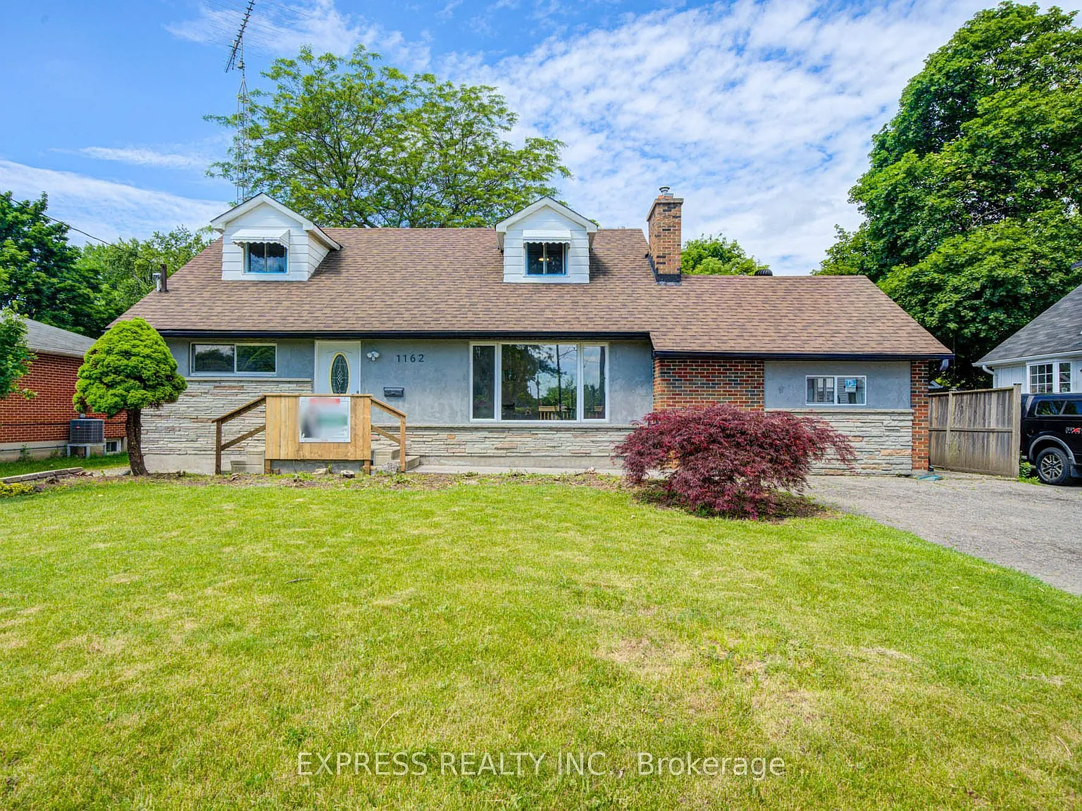 8 bed, $3,200 — Photo 1