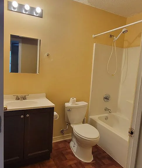 2301 W Mallory St — Photo 16