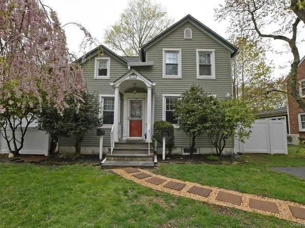 144 Division Avenue, West Sayville, NY 11796