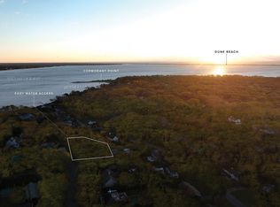 12 Tramposh Ln, Hampton Bays, NY 11946