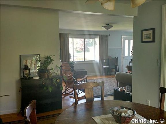 4th image of 107 Meadow Lane Dr