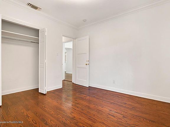 5th image of 9745 Sunland Blvd