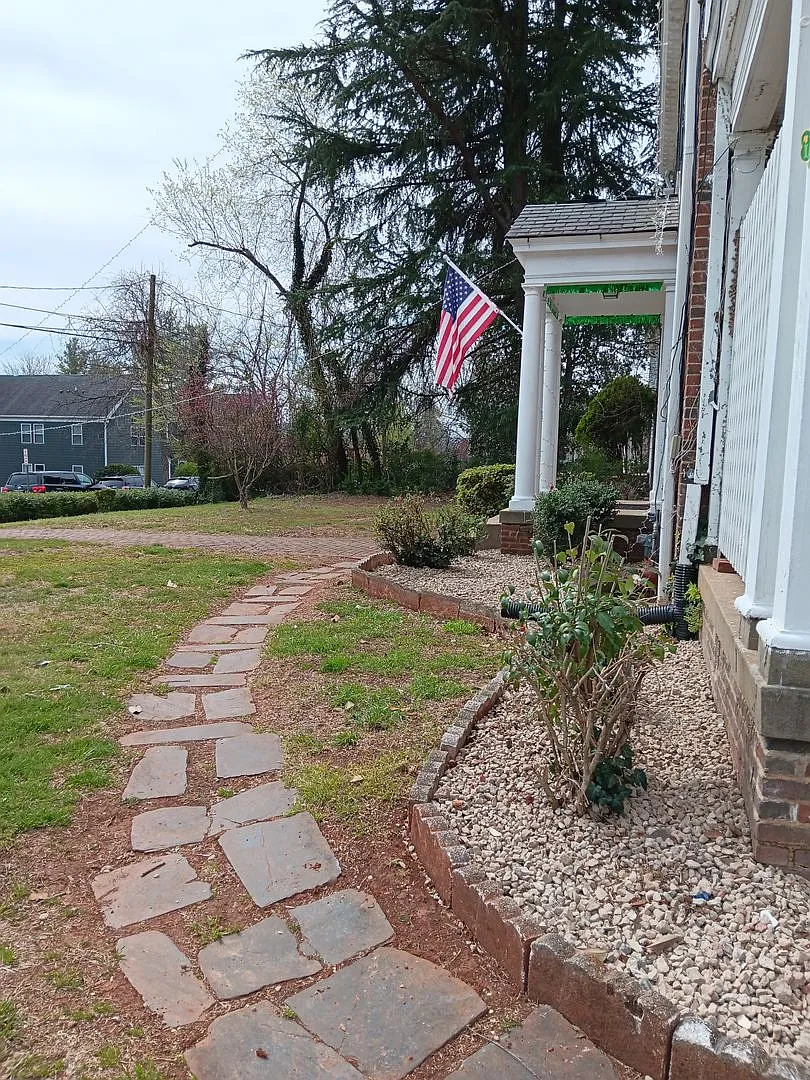 2026-2027 Year 619 Cabell Ave 10 Bedroom / 5 Bath — Photo 4