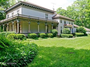 2809 Country Club Rd, Woodstock, IL 60098