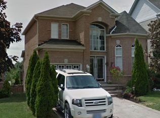 62 Queen Mary Dr, Brampton, ON L7A 2K3