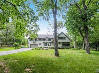 34 Maple Rd, Upper Saddle River, NJ 07458