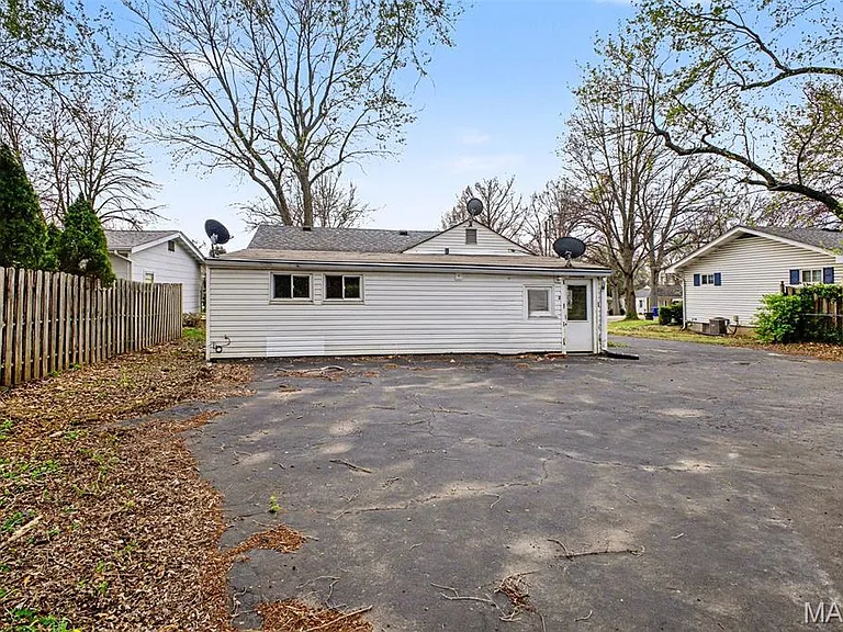 1725 Saint Catherine St — Photo 10