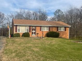 1077 Ross Rd, Vinton, VA 24179