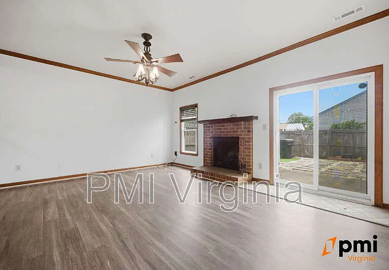 202 Stonehall Ct — Photo 7
