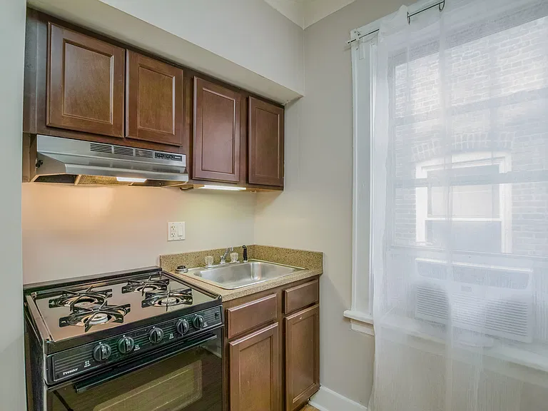 4706 N Beacon — Photo 30