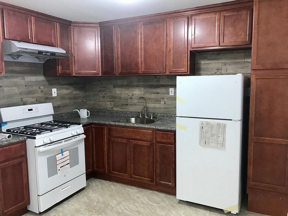 1st image of 117 28th Ave #2