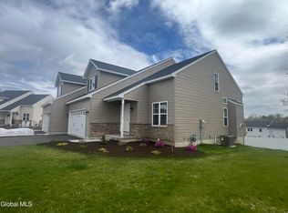 33 Paar Way, Mechanicville, NY