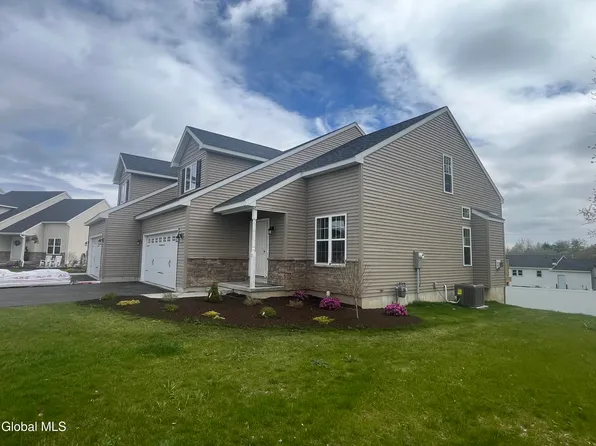 33 Paar Way, Mechanicville, NY 12118