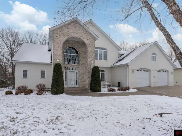 136 Joshua Ct, Mankato, MN 56001